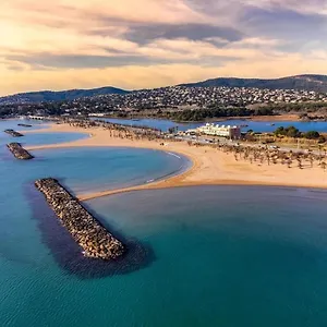 Le Venise 3 Etoiles Frejus Apartment